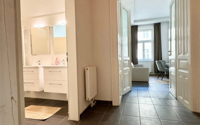 Premium Apartment located at the famous Vienna Kutschkermarkt