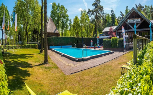 Comfortable Chalet Near Park De Veluwe