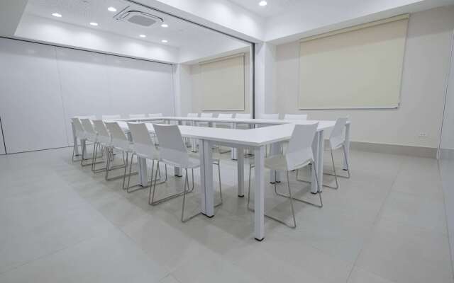Super 8 By Wyndham Manzanillo