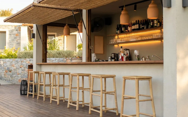 Elies Residences