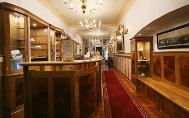 Hotel U Zlateho Jelena