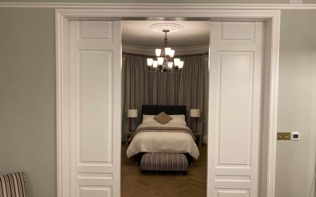 Stunning Victorian Flat Great Links to Central LDN