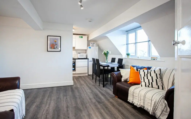 The Manchester Pad - Sleeps 12