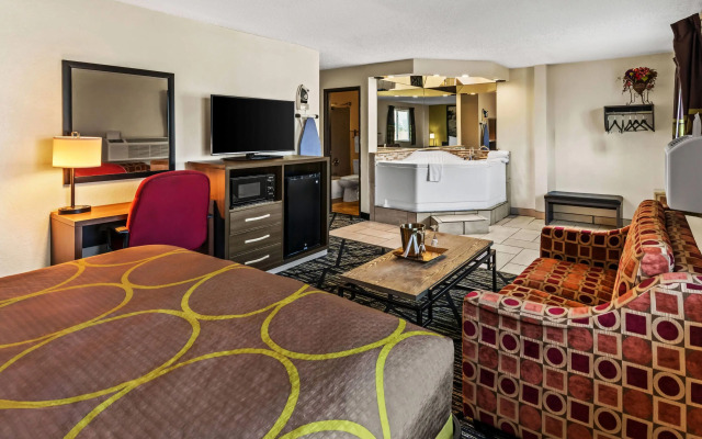 Super 8 by Wyndham Independence Kansas City