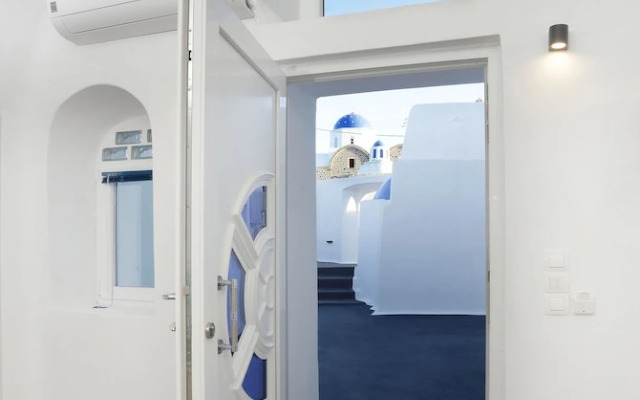 Church & Cave - Santorini Private Residences
