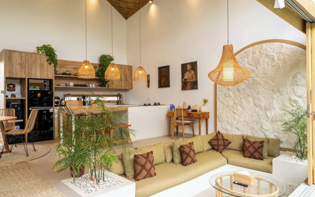 Sunny Paradise Villa by Betterplace – Guest Rooms – Tibubeneng
