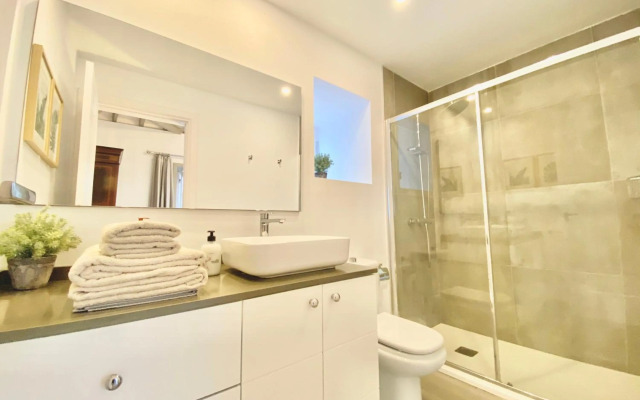 Exclusiva Casa Canaria con Magníficas Vistas al Mar