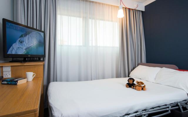 Holiday Inn Express Swindon - West by IHG