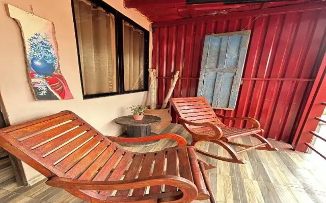 1961 Los Naranjos Hostal