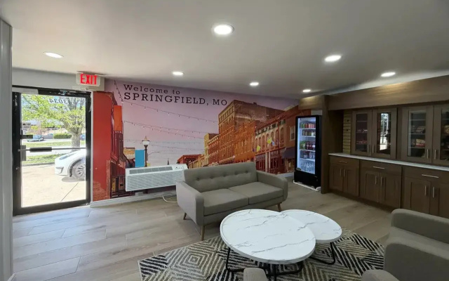 Super 8 by Wyndham Springfield/Battlefield