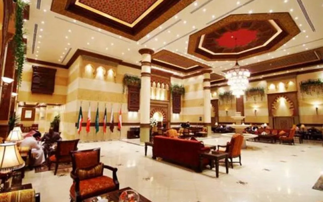 Royal Hotel And Suites