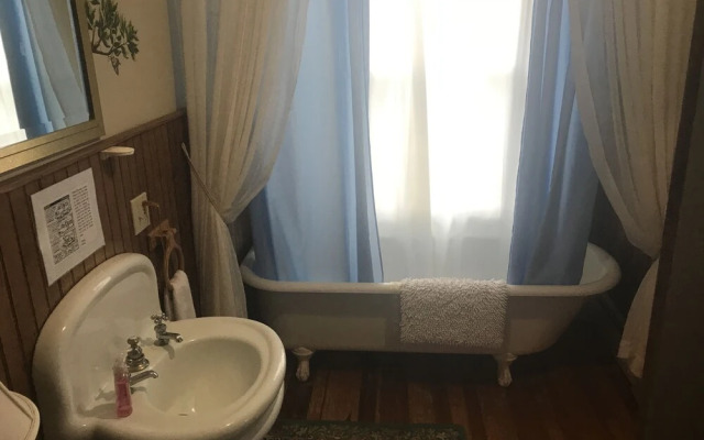 Fairlawn Inn