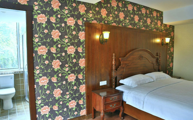 Westlake Hostel Man Juelong branch