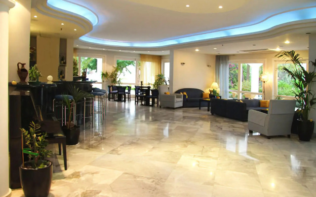 Mantenia Hotel