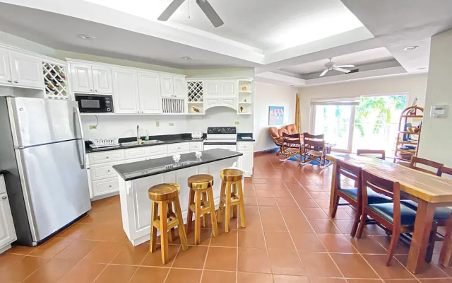 Sea Vue Luxury Vacation Condominiums