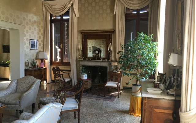 Luxurious Palazzo in Venice in the Rialto Area With Housekeepercook
