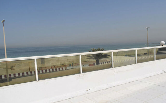 OYO 394 Dana Al Buhaira Beach Hotel