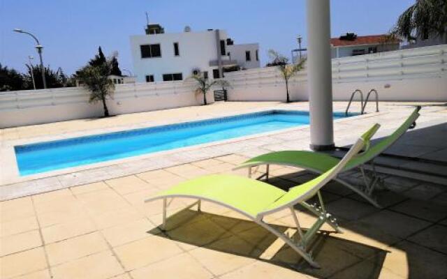 Colonial Beach Villa 33