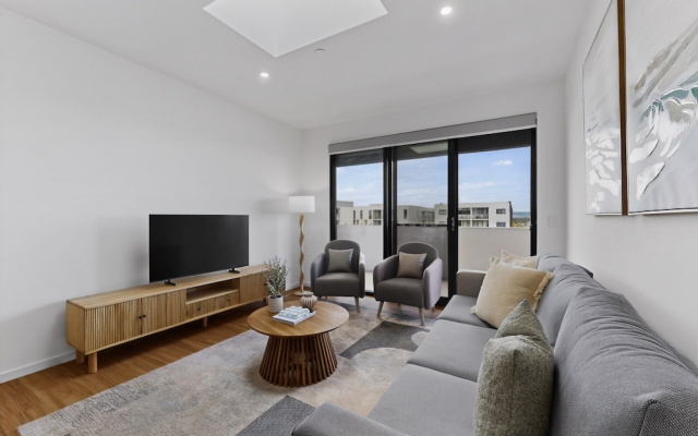 Brand-new 3-bed Apartment With Scenic Views