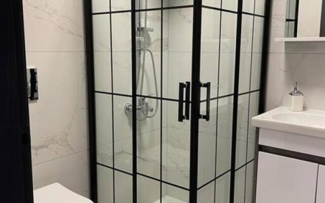 Central Location 10 minutes from the beach