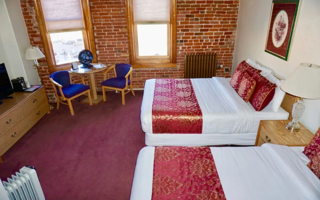 Victor Hotel