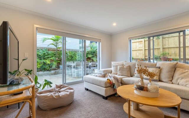 Manly Bay Wonderful 3BR New Home - Fibre