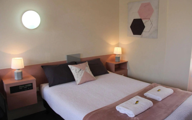 Caloundra Suncourt Motel