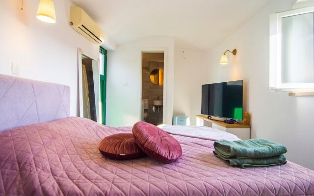 Villa Roza - One Bedroom With Swimming Pool