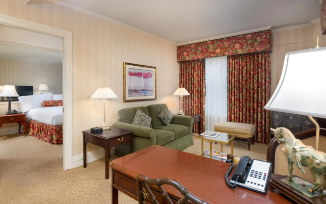 Mayflower Park Hotel
