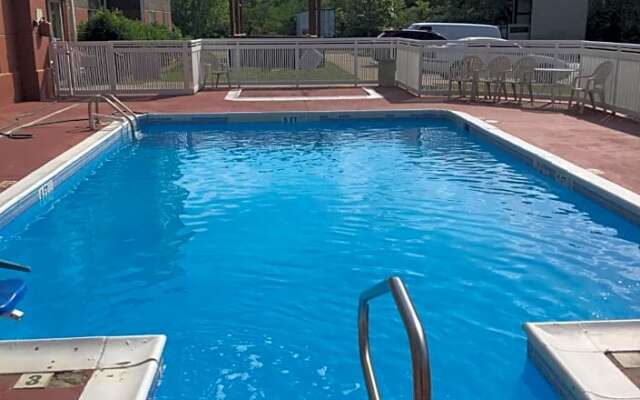 Budgetel Inns & Suites