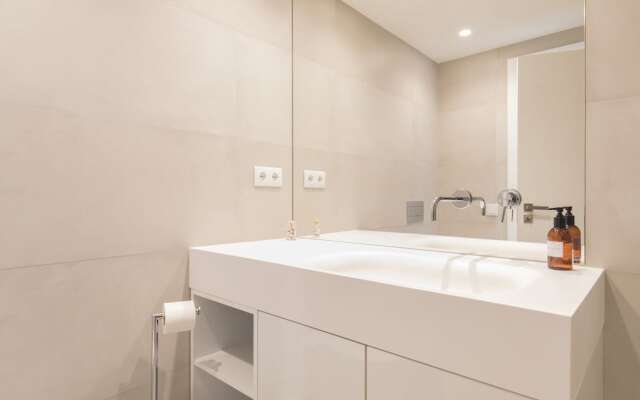 Luxurious Seaview Apartment in Estoril