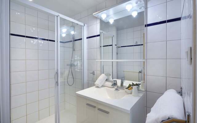 Hôtel Eliova - Le Chaix