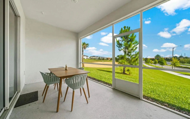 1151 Drop Lane