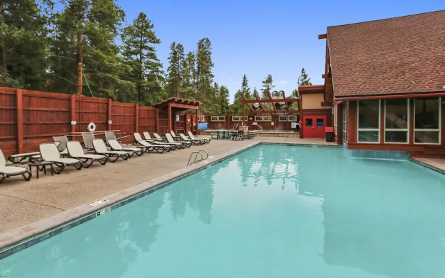 Pine Ridge 11e 2 Bedroom Condo