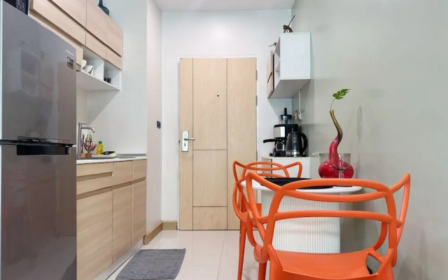 1BR Condo with Pool Gym C238