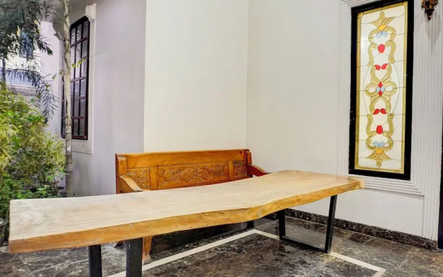 Hotel O Stasiun Cirebon Kejaksan Near Alun Alun Cirebon Formerly Family Homestay