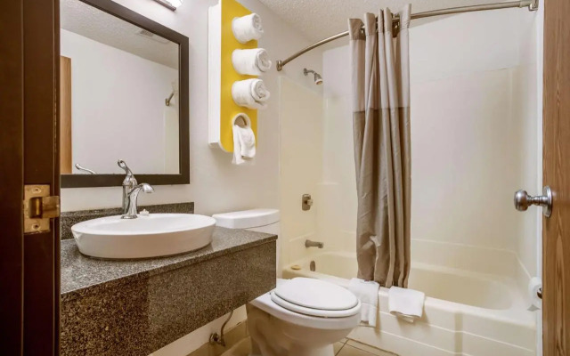 Super 8 Albert Lea Mn