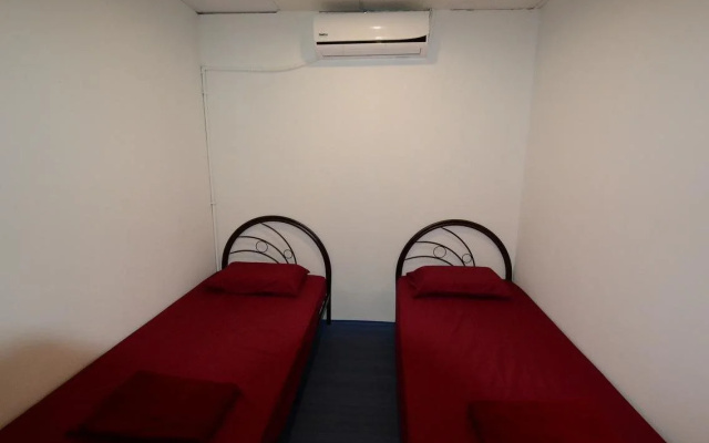 Submarine Guest House Central Market - Hostel