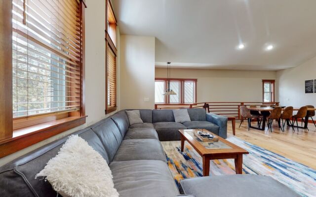 Red Slate Canyon - Modern 2-story Condo