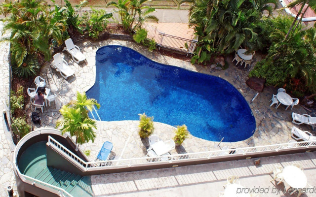 Cairns Plaza Hotel