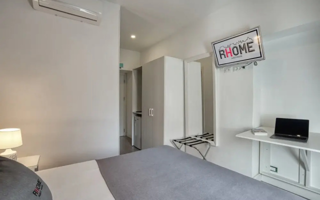 Rhome GuestHouse