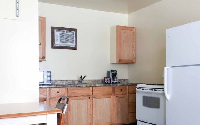 The Bayview Motel - Fort Frances, ON - Lakeside Motel