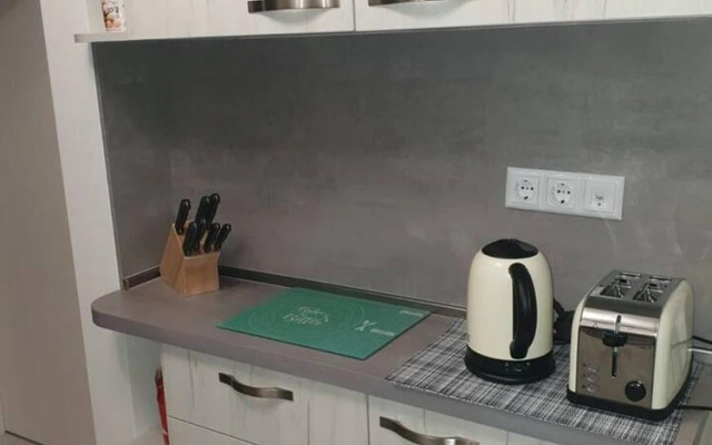 2-bed - Sleeps 4 - With Parking