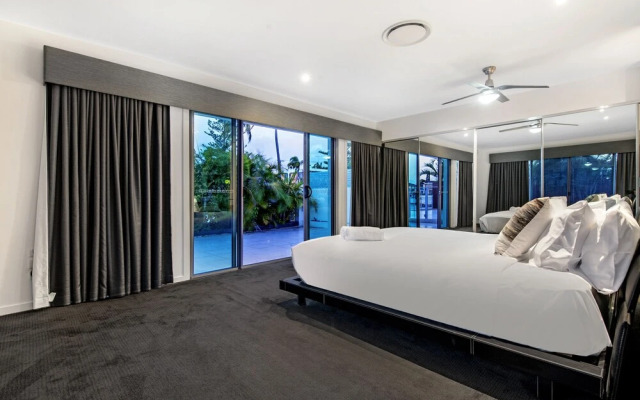Sunrise Executive 5 Bedroom Home