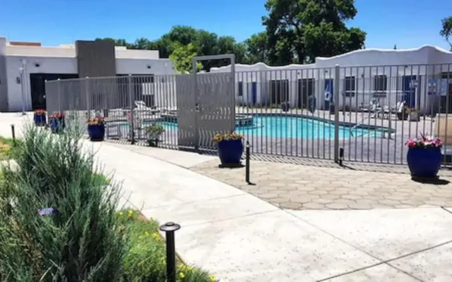 El Vado Motel