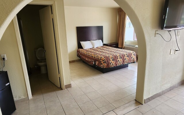 HomeTown Inn and Suites