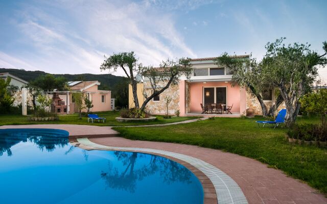 Three Stars Luxury Villas