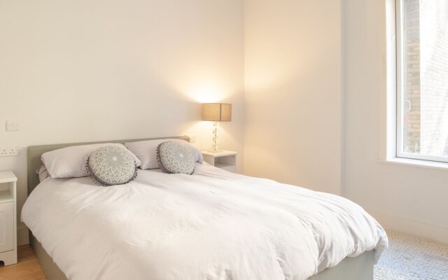 Modern 3 Bedroom Ground Floor Flat Near Finsbury Park