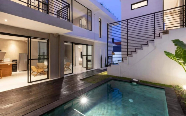 4BR Luxe Pool Villa Canggu near Finns