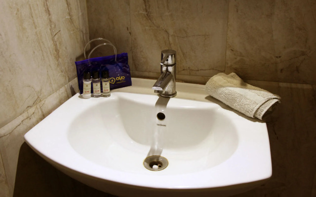 OYO Premium Allahabad Civil Lines